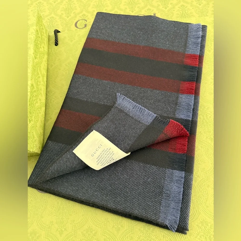 New GUCCI WOOL SCARF/SHAWL💙❤️ - Picture 3 of 10